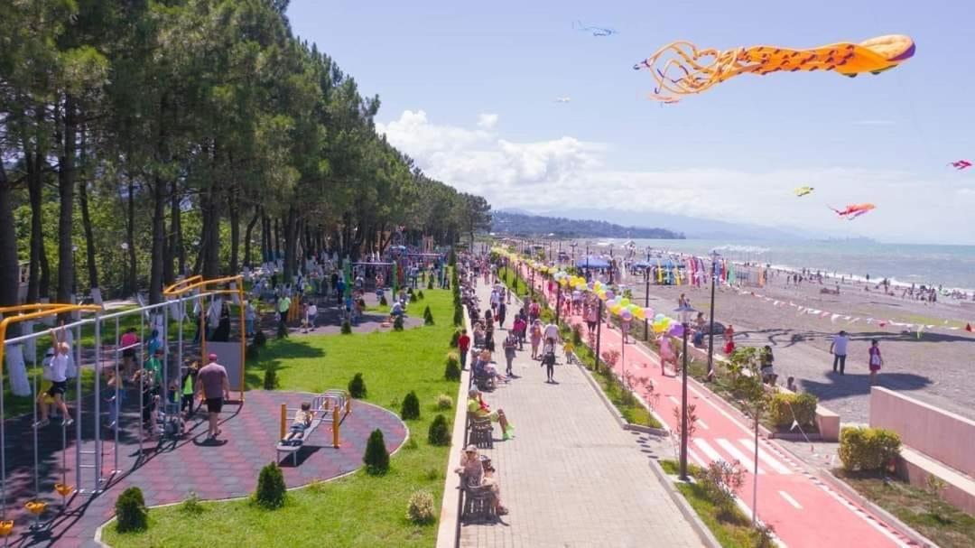 West House Ξενοδοχείο Kobuleti Εξωτερικό φωτογραφία
